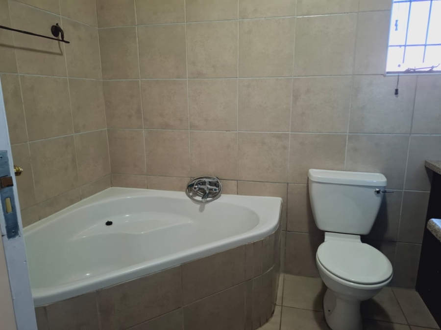 3 Bedroom Property for Sale in Langenhovenpark Free State